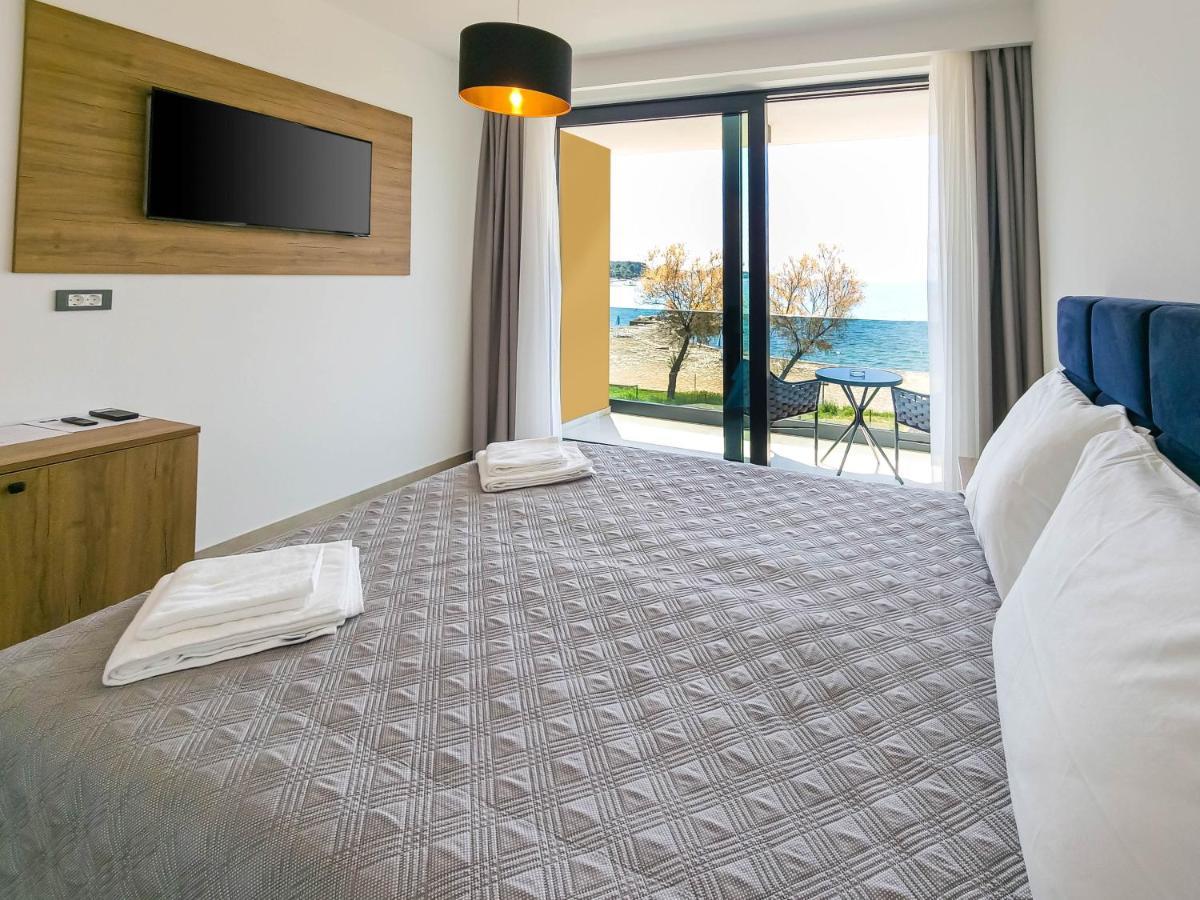 Maresole Beachfront Residence Poreč Exteriör bild